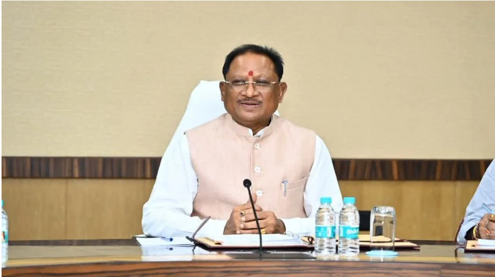 जशपुर में मुख्यमंत्री का 'श्रमिक सम्मान': 79,340 लाभार्थियों को ₹27.15 करोड़ की सौगात; 12 योजनाओं का लाभ सीधे बैंक खातों में